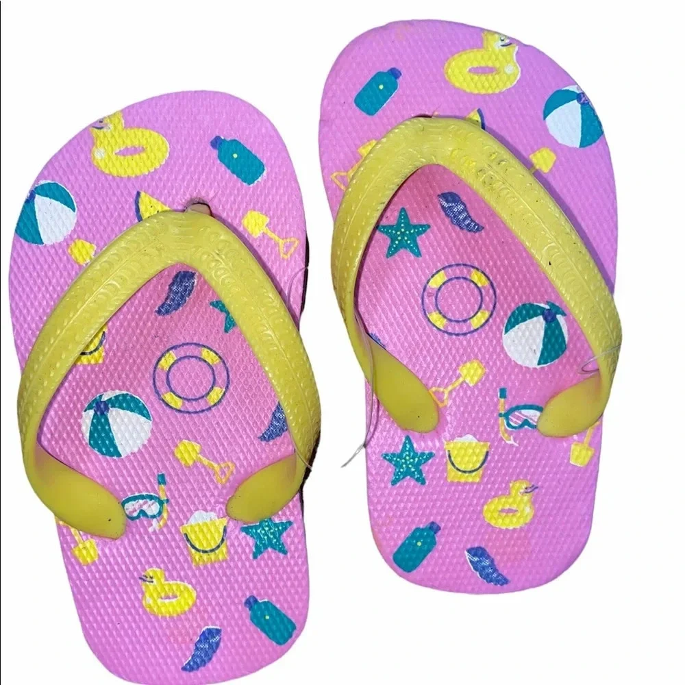 Little girls pink flip flops size 5/6
